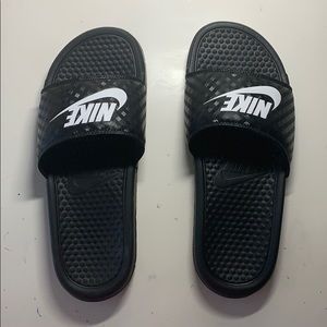 black nike slides